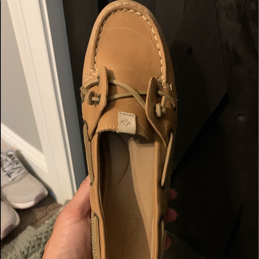 Women’s shoes